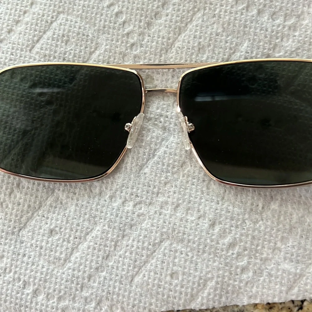 NWOT Kenneth Cole Reaction sunglasses